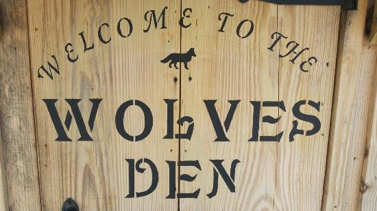 Wolves Den Efficiency Motel