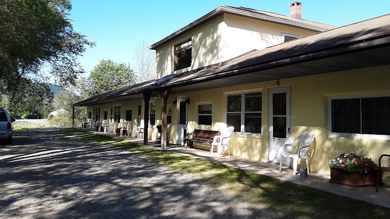 Nob Hill Motel & Cabins
